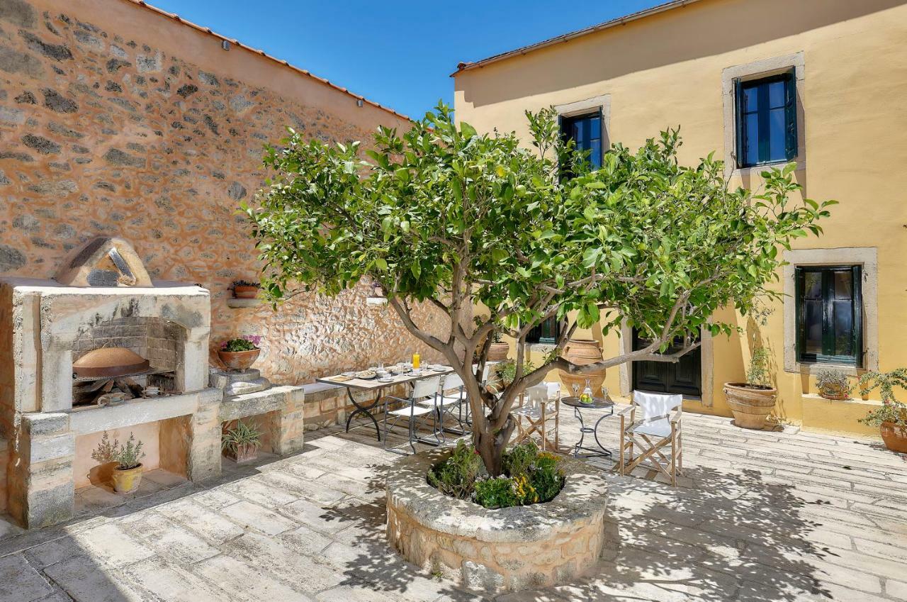 Castello Villa Daphnes - Private Pool & Whirlpool Dhafnes Екстер'єр фото